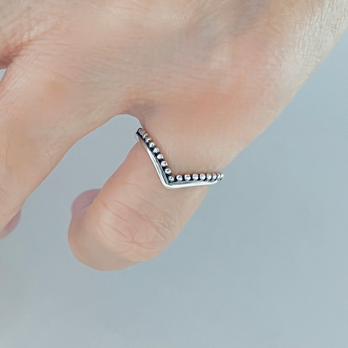 925 Sterling Silver V Shape Toe Ring with Dots | Dainty Chevron Silver Rings