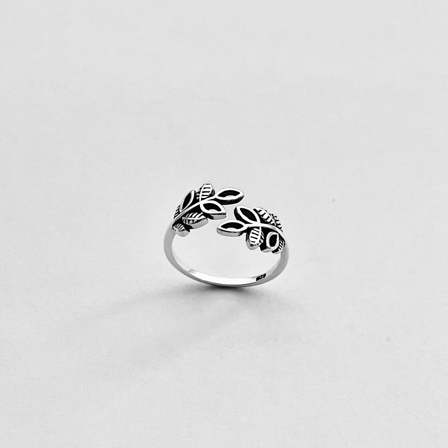 Sterling Silver Alternating Leaves Toe Ring, Tree of Life Silver Rings, Leaf Ring