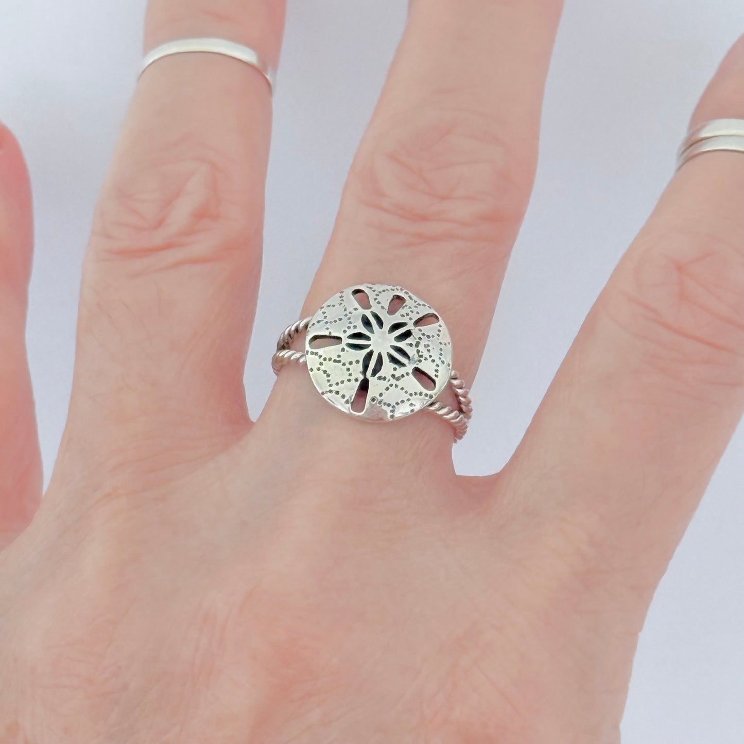 Sterling Silver Large Sand Dollar Ring with Rope Band, Star Ring, Silver Rings, Seashell, Ocean Shells