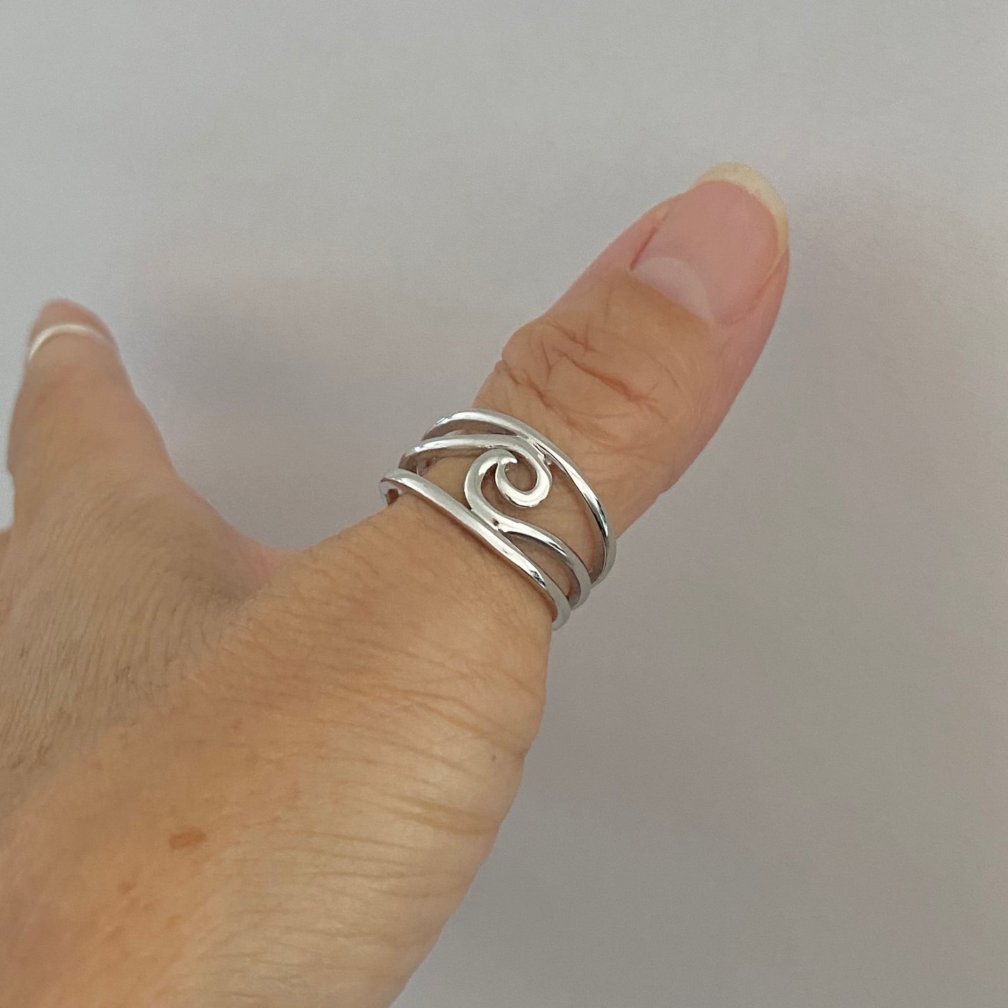 925 Sterling Silver Swirl Wave Ring – High Polish Ocean Silver Ring, Boho Statement Jewelry