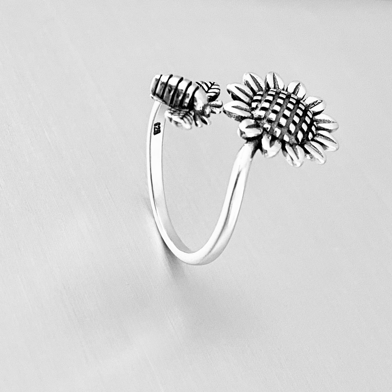 Sterling Silver Wraparound Bee and Sunflower Ring, Flower Bug Jewelry, Bumblebee Rings