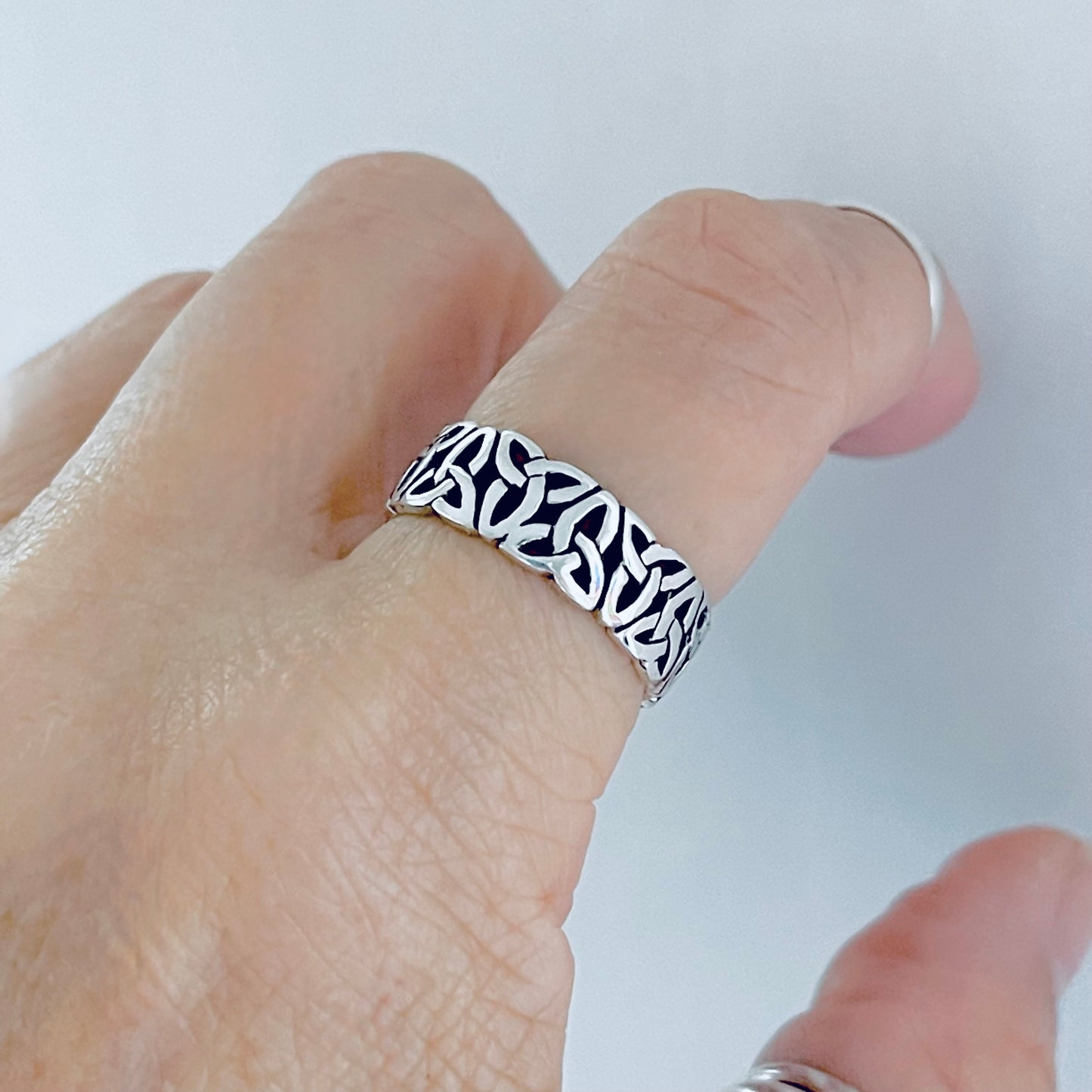 Sterling Silver Unisex Eternity Triquetra Band Ring, Celtic Wedding Bands
