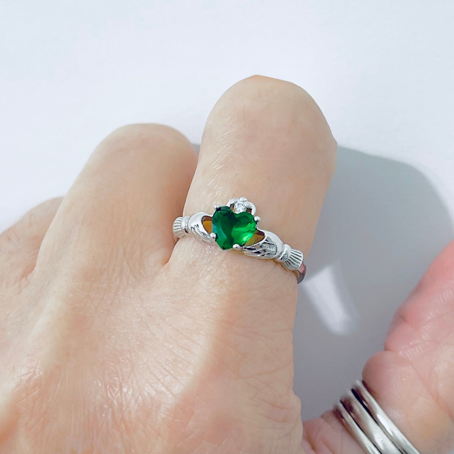 925 Sterling Silver Emerald CZ Heart Claddagh Ring | May Birthstone Irish Friendship Loyalty Rings