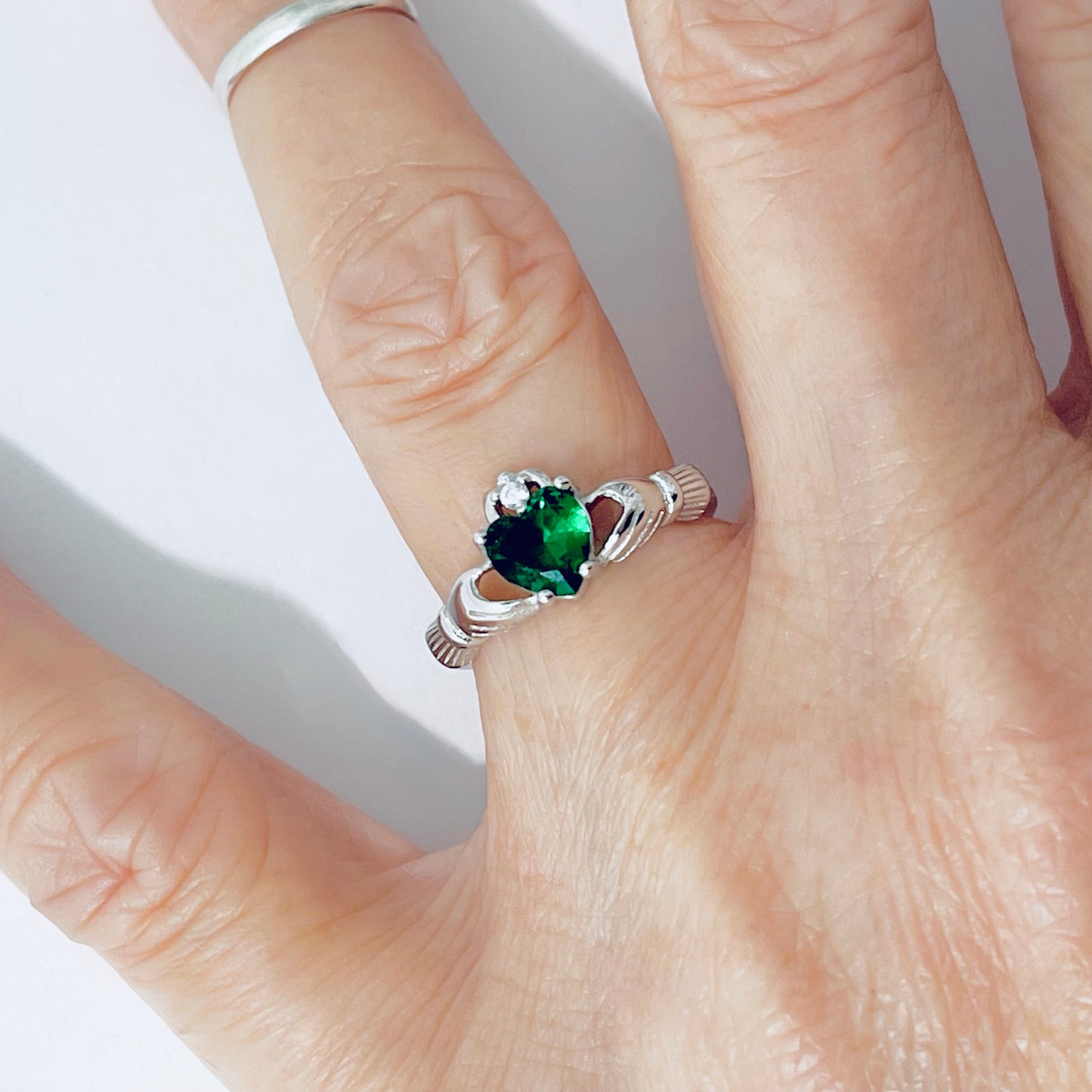 925 Sterling Silver Emerald CZ Heart Claddagh Ring | May Birthstone Irish Friendship Loyalty Rings