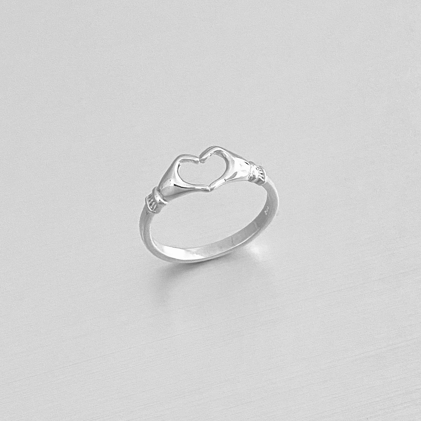 925 Sterling Silver Love Heart Hand Ring | Irish Claddagh Friendship Loyalty Rings