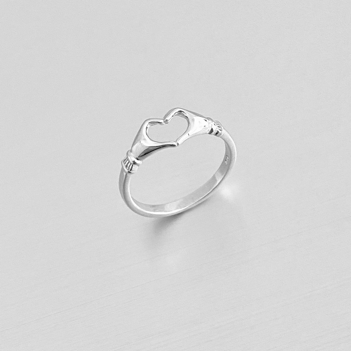 925 Sterling Silver Love Heart Hand Ring | Irish Claddagh Friendship Loyalty Rings