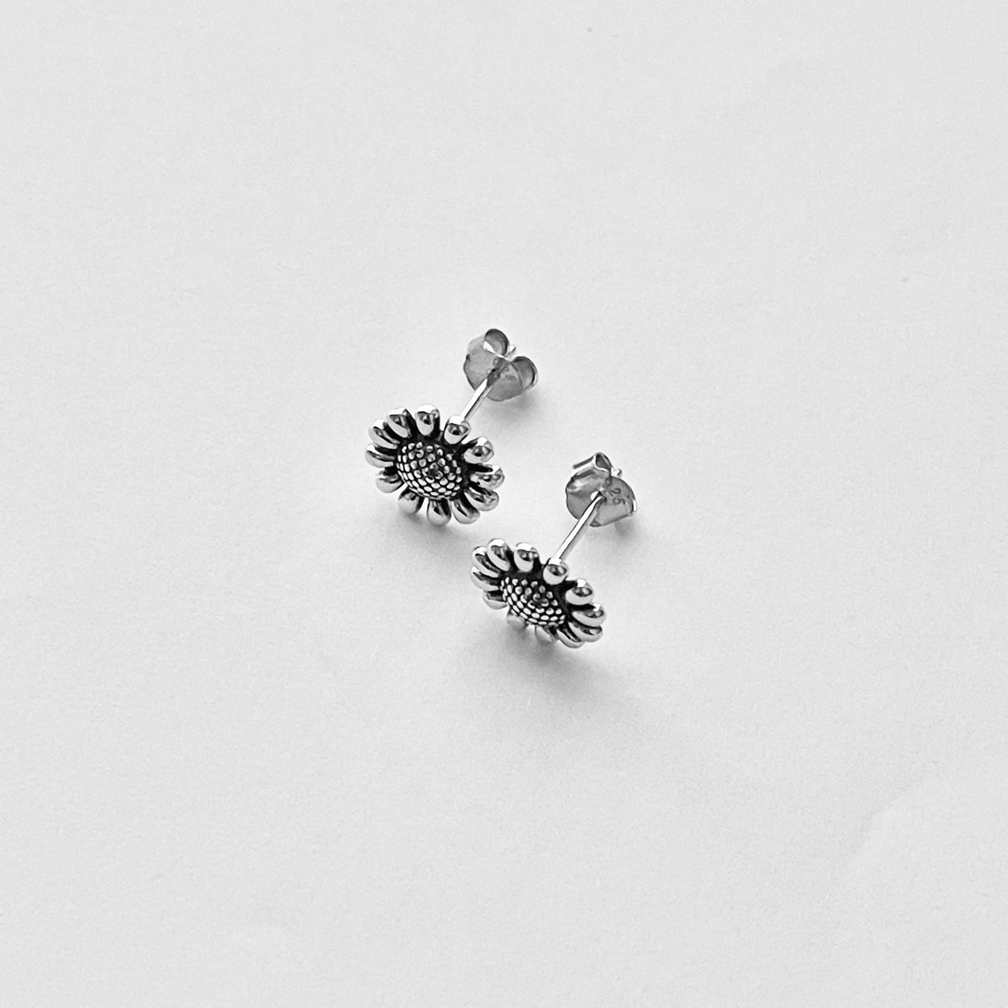 Sterling Silver Gerbera Daisy Stud Earrings – Sunflower Floral Silver Earring