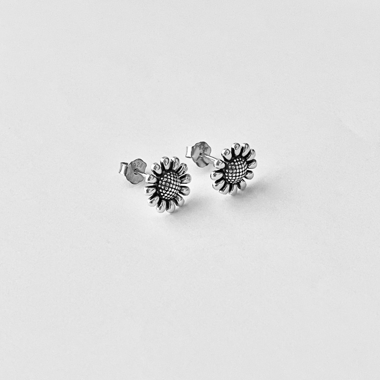 Sterling Silver Gerbera Daisy Stud Earrings – Sunflower Floral Silver Earring