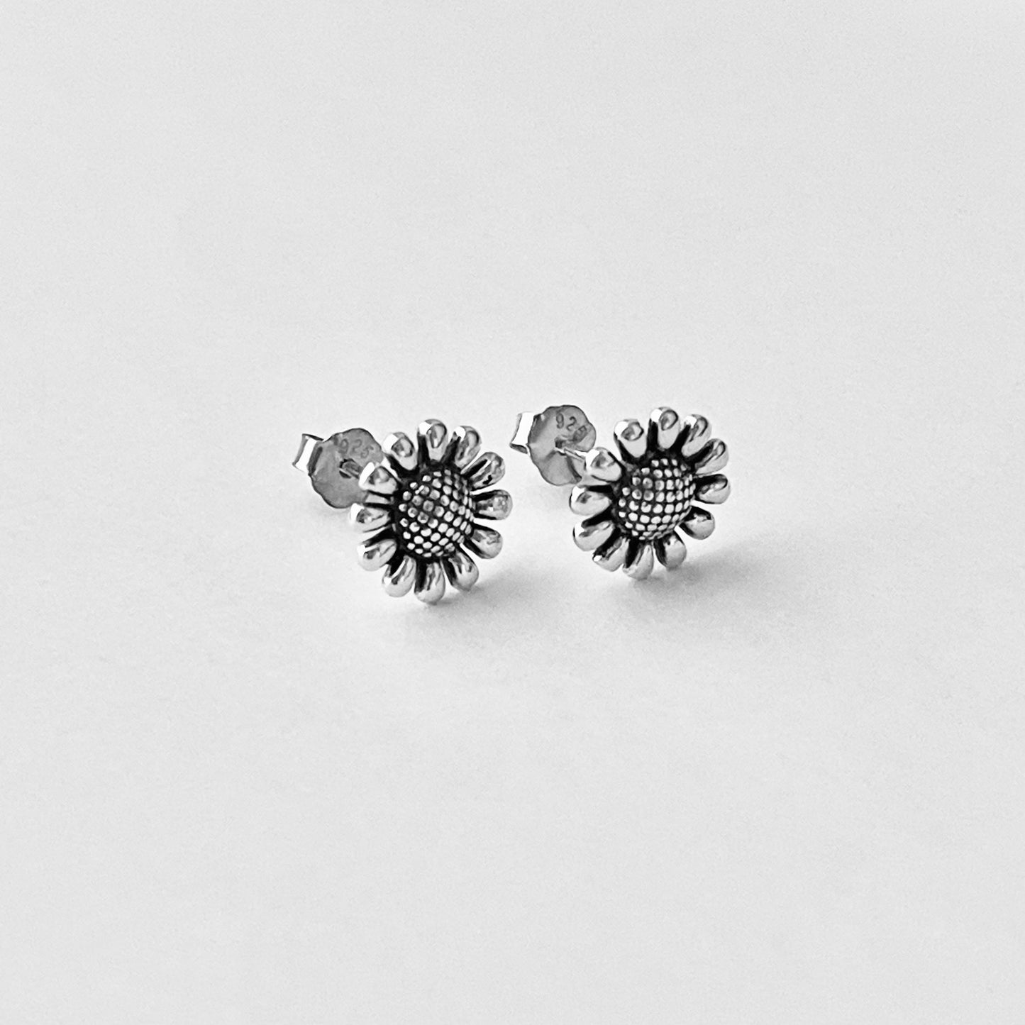 Sterling Silver Gerbera Daisy Stud Earrings – Sunflower Floral Silver Earring