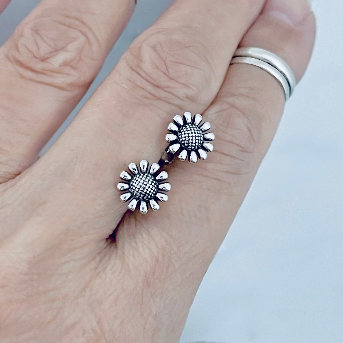 Sterling Silver Gerbera Daisy Stud Earrings – Sunflower Floral Silver Earring