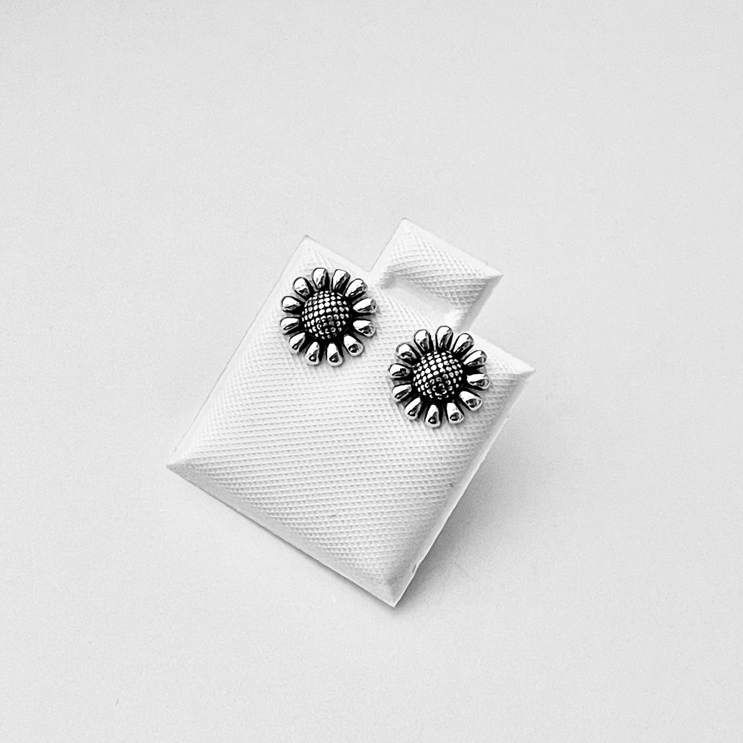 Sterling Silver Gerbera Daisy Stud Earrings – Sunflower Floral Silver Earring