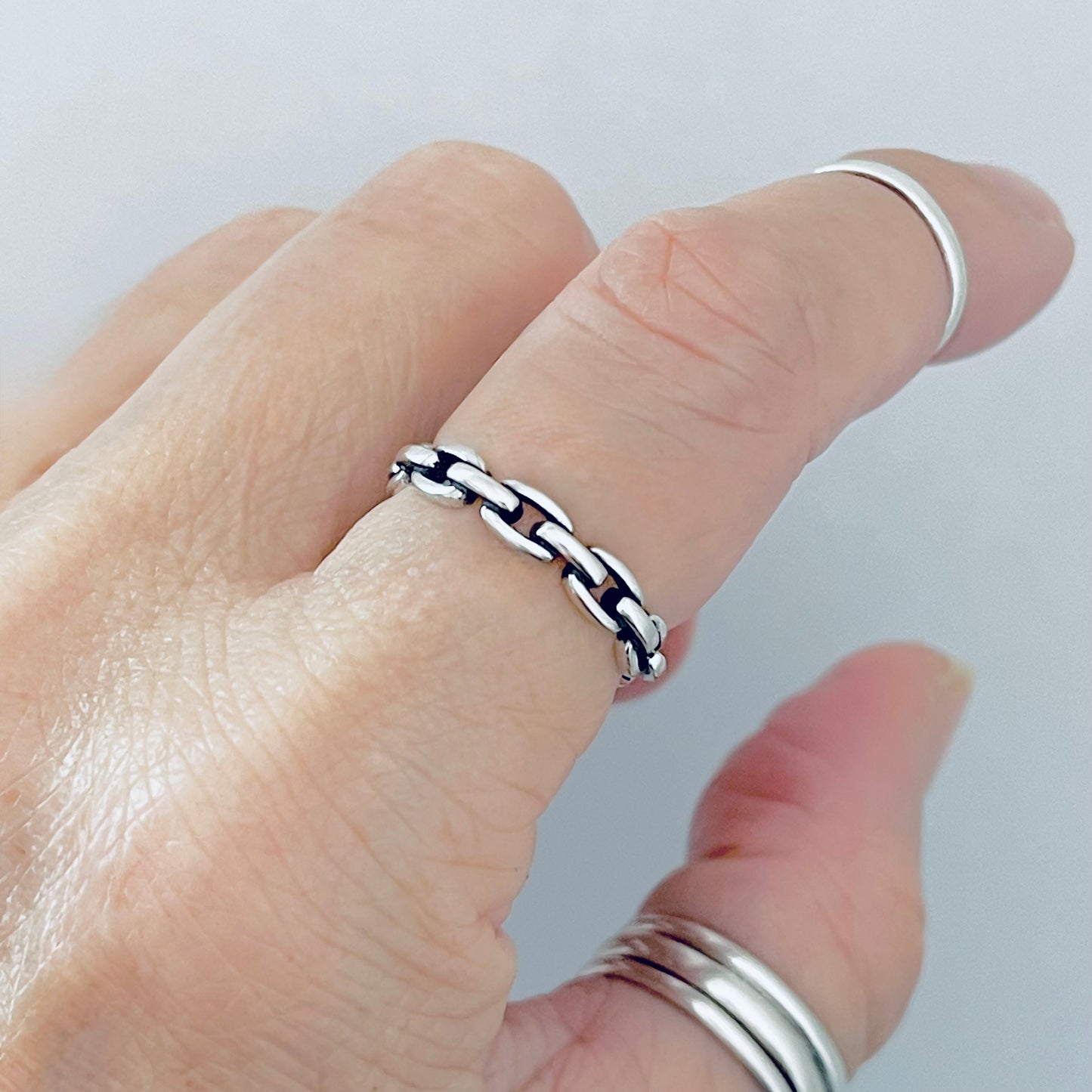 Sterling Silver Eternity Chain Link Ring – Unisex Stackable Wedding Silver Band