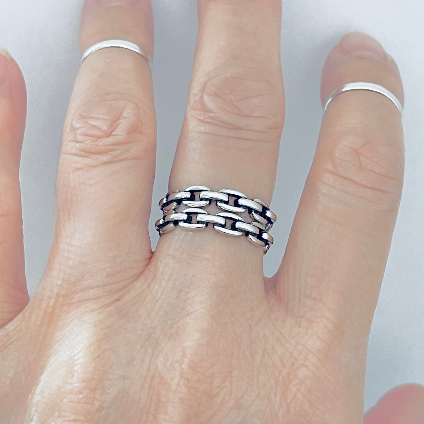 Sterling Silver Eternity Chain Link Ring – Unisex Stackable Wedding Silver Band