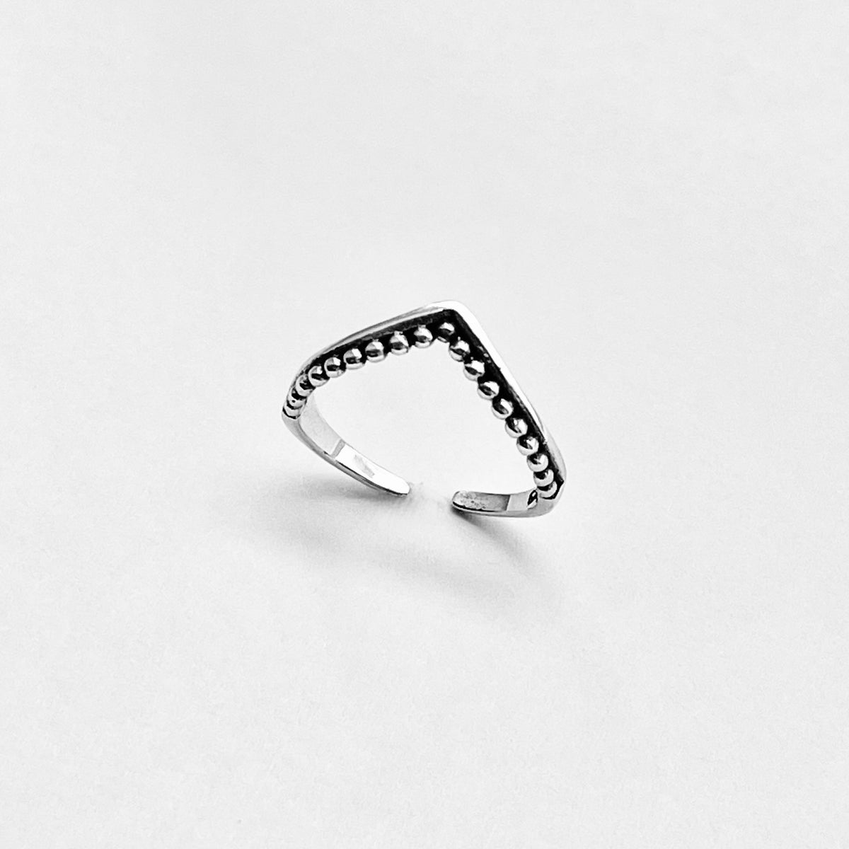 925 Sterling Silver V Shape Toe Ring with Dots | Dainty Chevron Silver Rings