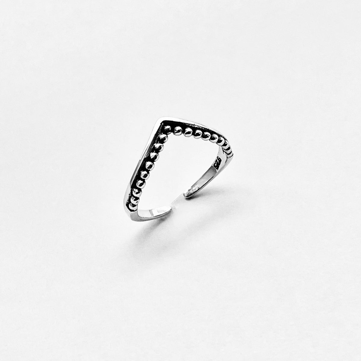 925 Sterling Silver V Shape Toe Ring with Dots | Dainty Chevron Silver Rings