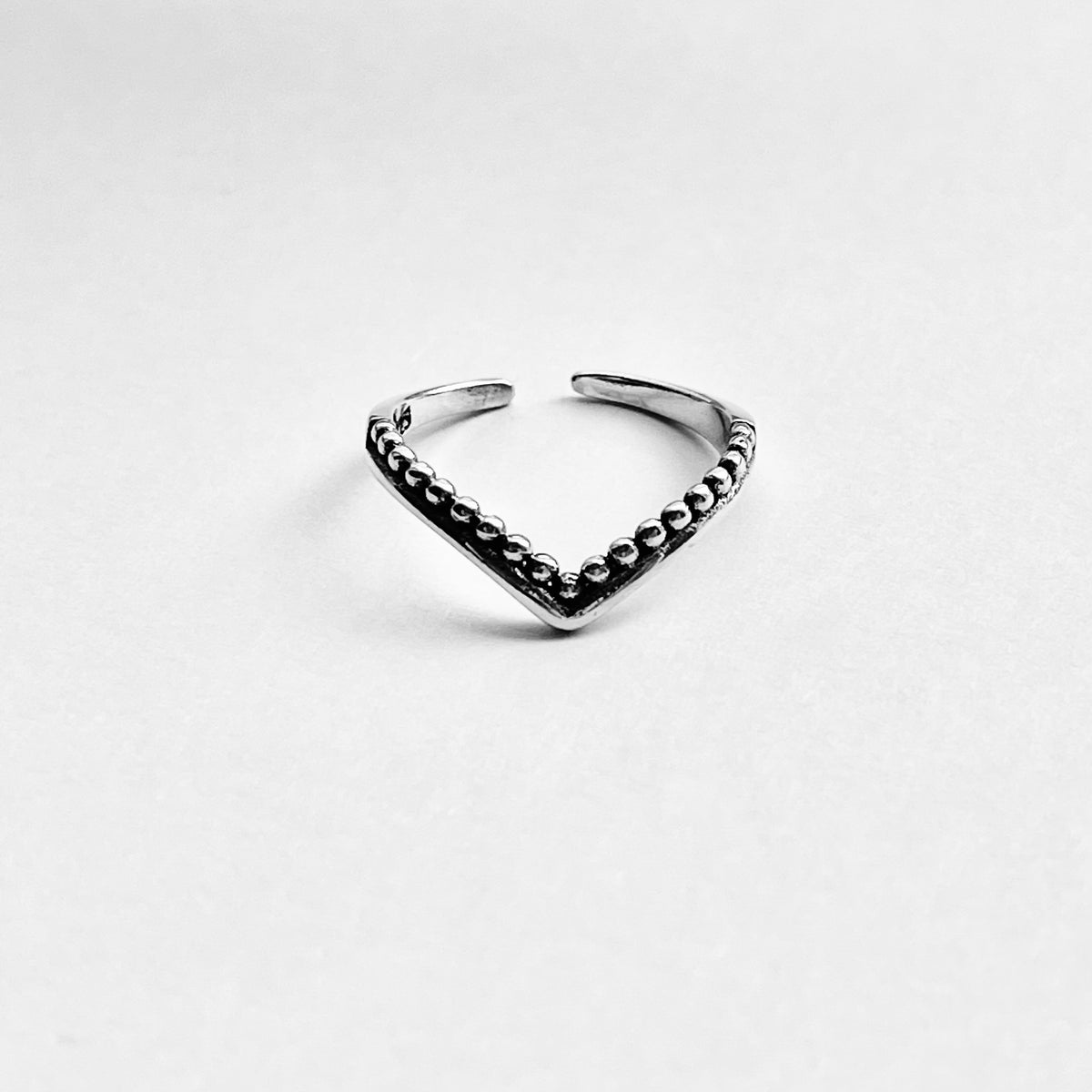 925 Sterling Silver V Shape Toe Ring with Dots | Dainty Chevron Silver Rings