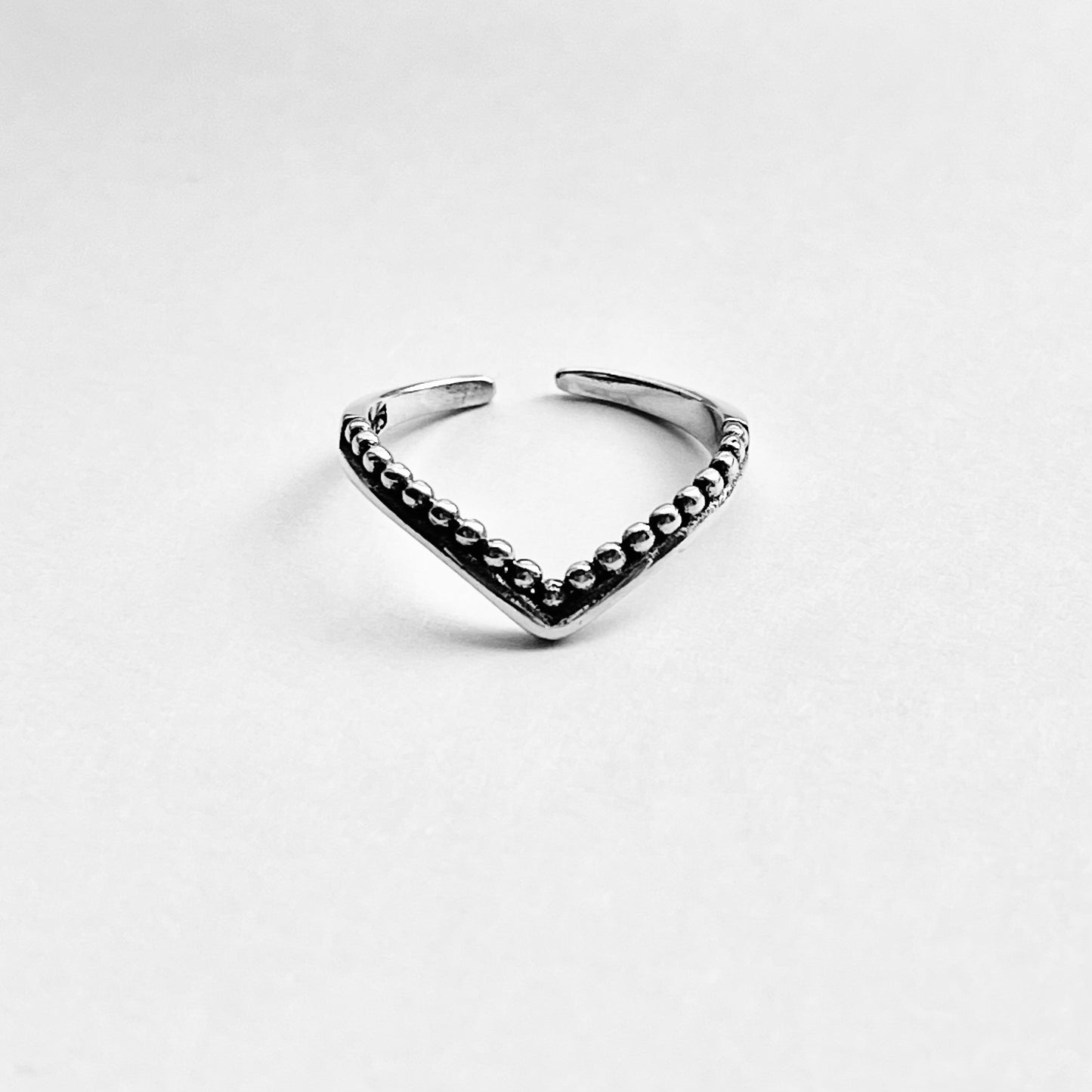 925 Sterling Silver V Shape Toe Ring with Dots | Dainty Chevron Silver Rings