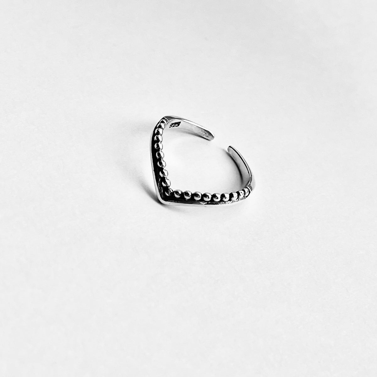 925 Sterling Silver V Shape Toe Ring with Dots | Dainty Chevron Silver Rings