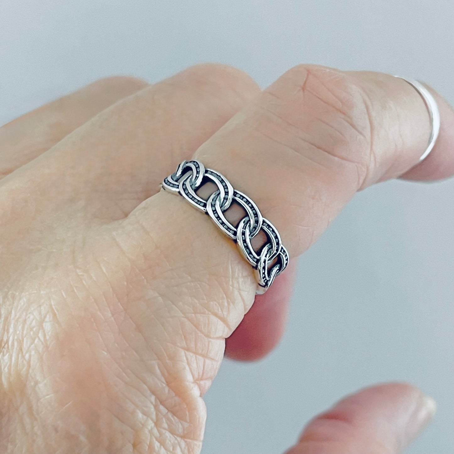 925 Sterling Silver Eternity Round Dot Chain Link Ring | Unisex Jewelry, Stackable Wedding Band