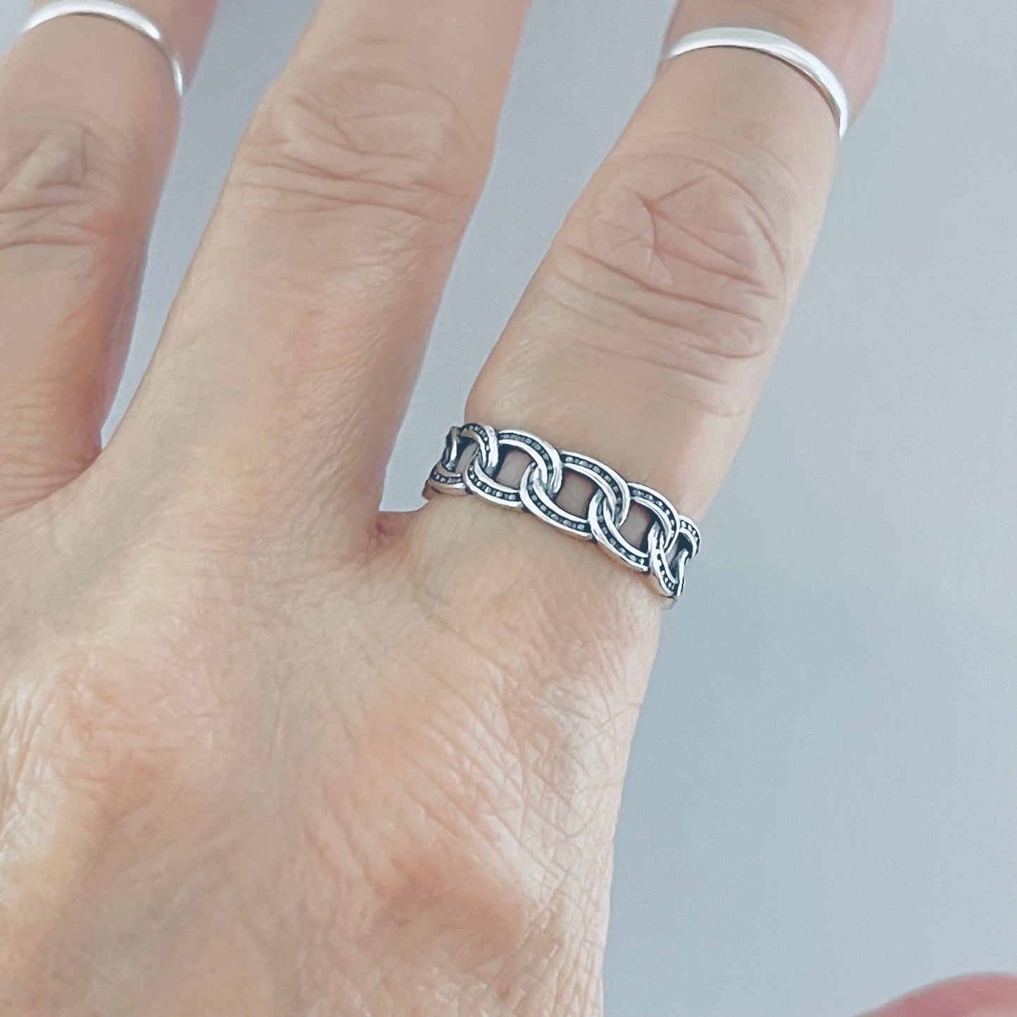 925 Sterling Silver Eternity Round Dot Chain Link Ring | Unisex Jewelry, Stackable Wedding Band