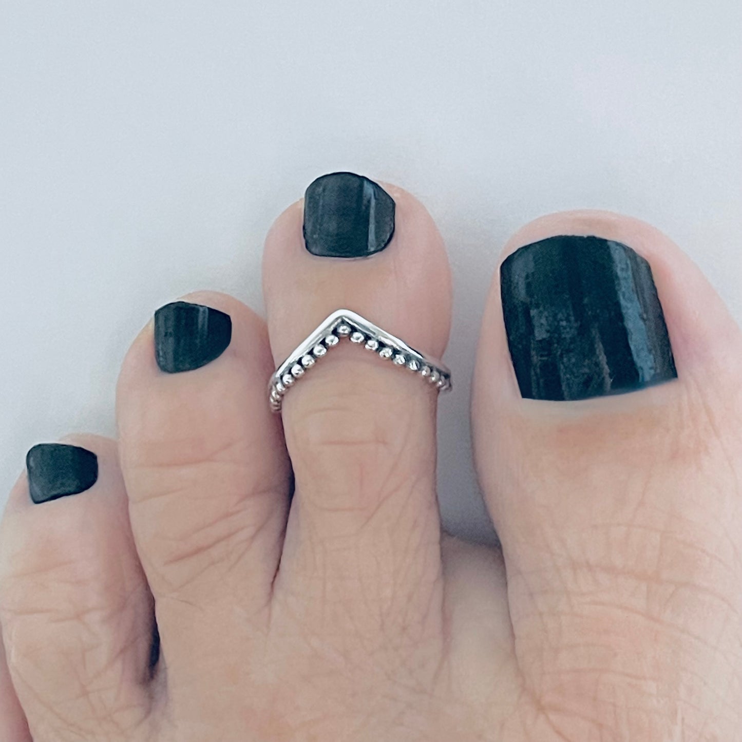 925 Sterling Silver V Shape Toe Ring with Dots | Dainty Chevron Silver Rings