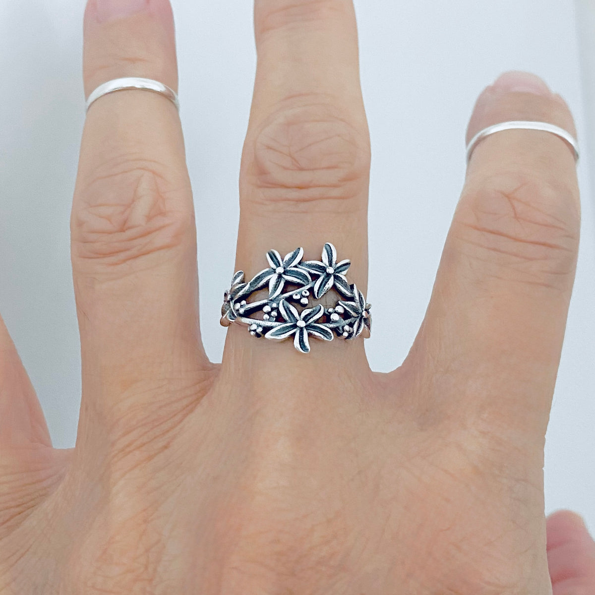 Sterling Silver Bouquet of Lilies Flower Ring  – Dainty Statement Floral Lily Silver Rings
