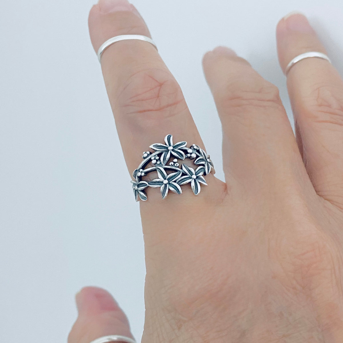 Sterling Silver Bouquet of Lilies Flower Ring  – Dainty Statement Floral Lily Silver Rings