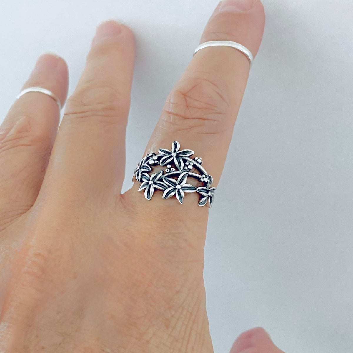 Sterling Silver Bouquet of Lilies Flower Ring  – Dainty Statement Floral Lily Silver Rings