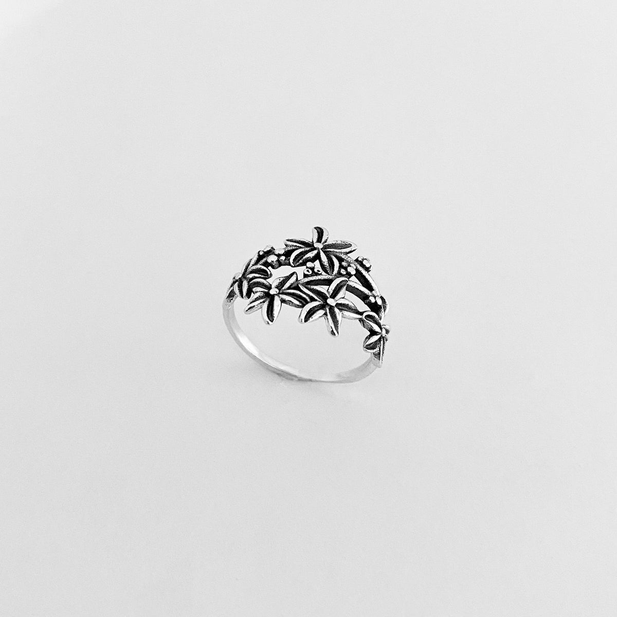 Sterling Silver Bouquet of Lilies Flower Ring  – Dainty Statement Floral Lily Silver Rings