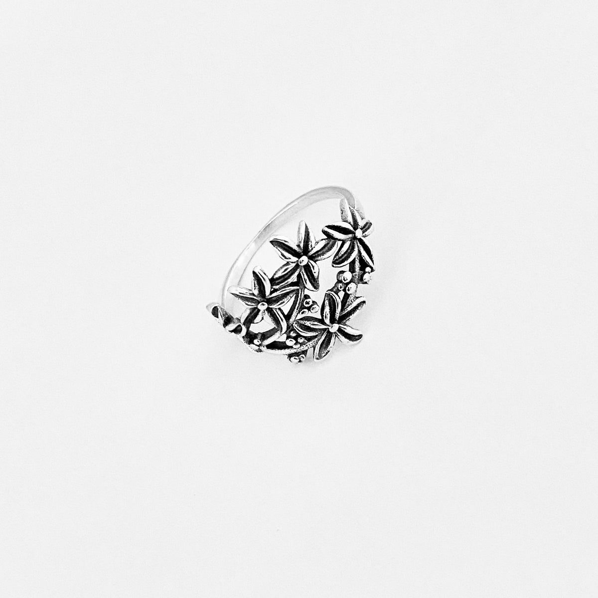Sterling Silver Bouquet of Lilies Flower Ring  – Dainty Statement Floral Lily Silver Rings
