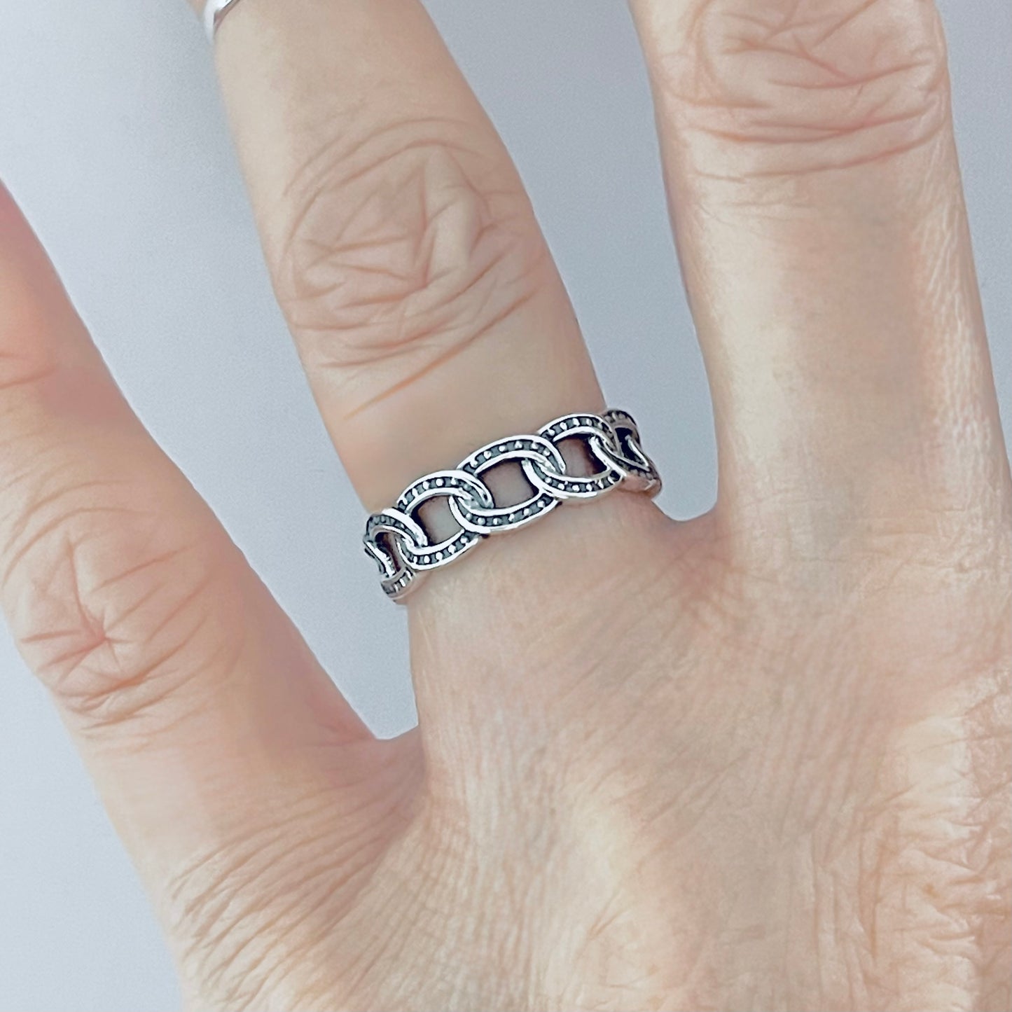 925 Sterling Silver Eternity Round Dot Chain Link Ring | Unisex Jewelry, Stackable Wedding Band