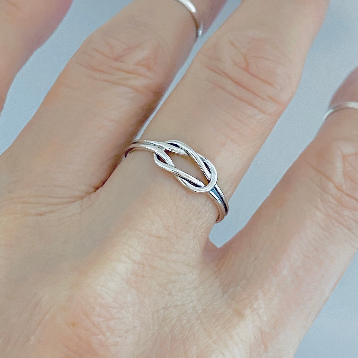 925 Sterling Silver Dainty Interlocking Loop Knot Ring with Connected Split Band