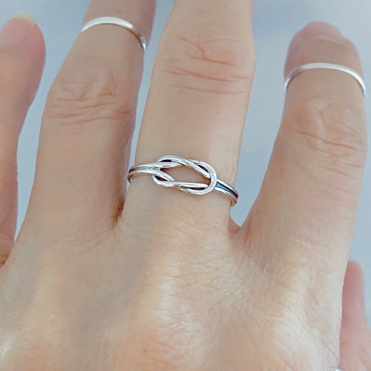 925 Sterling Silver Dainty Interlocking Loop Knot Ring with Connected Split Band