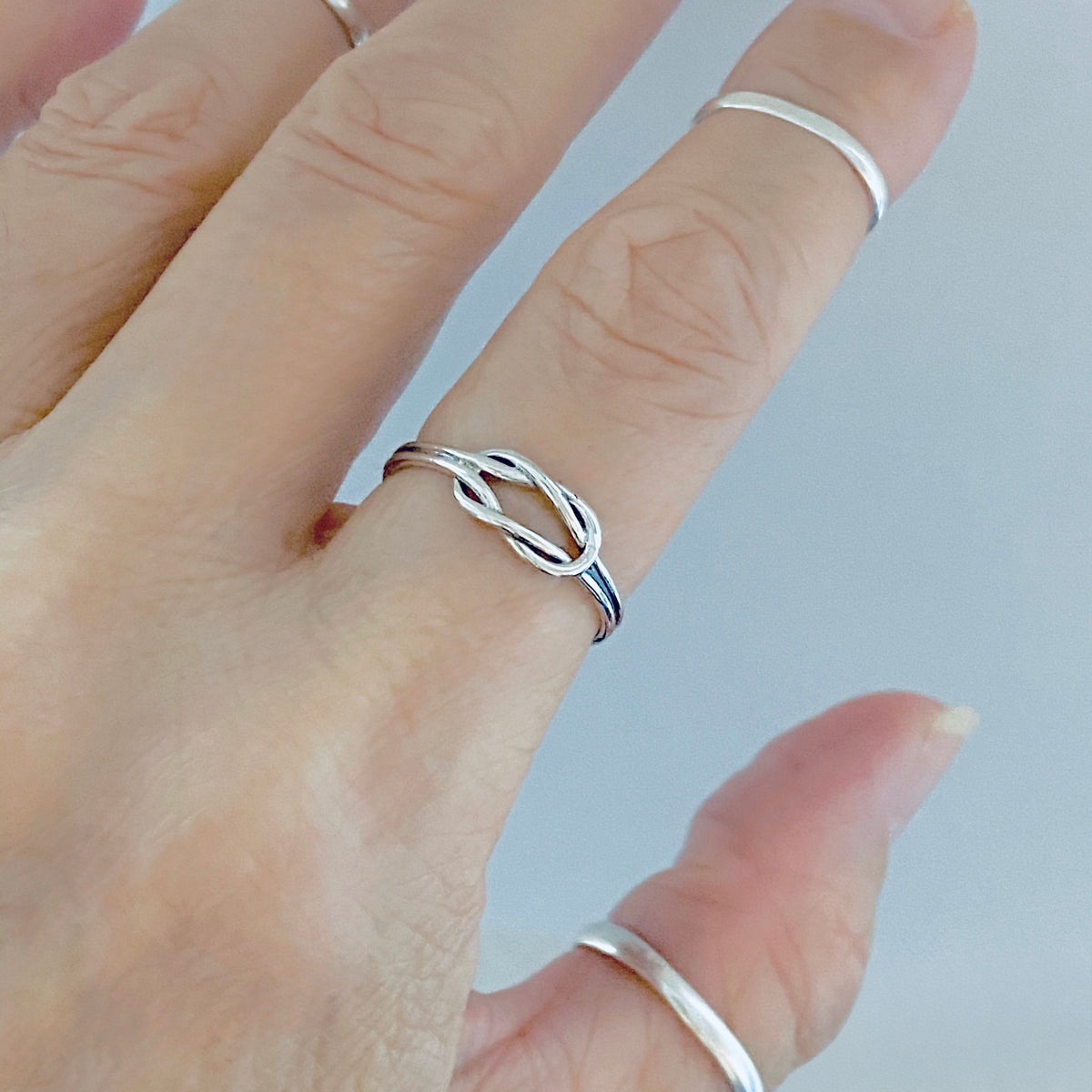 925 Sterling Silver Dainty Interlocking Loop Knot Ring with Connected Split Band