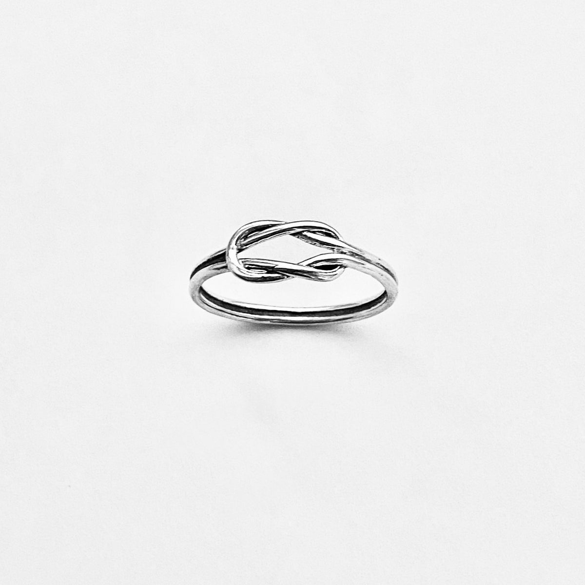 925 Sterling Silver Dainty Interlocking Loop Knot Ring with Connected Split Band