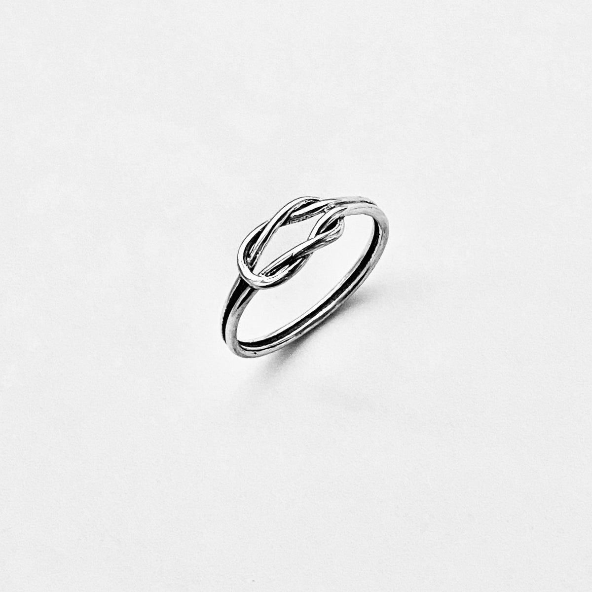 925 Sterling Silver Dainty Interlocking Loop Knot Ring with Connected Split Band