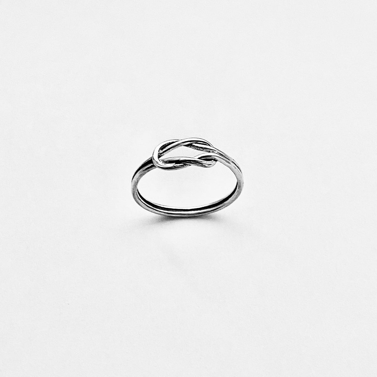 925 Sterling Silver Dainty Interlocking Loop Knot Ring with Connected Split Band