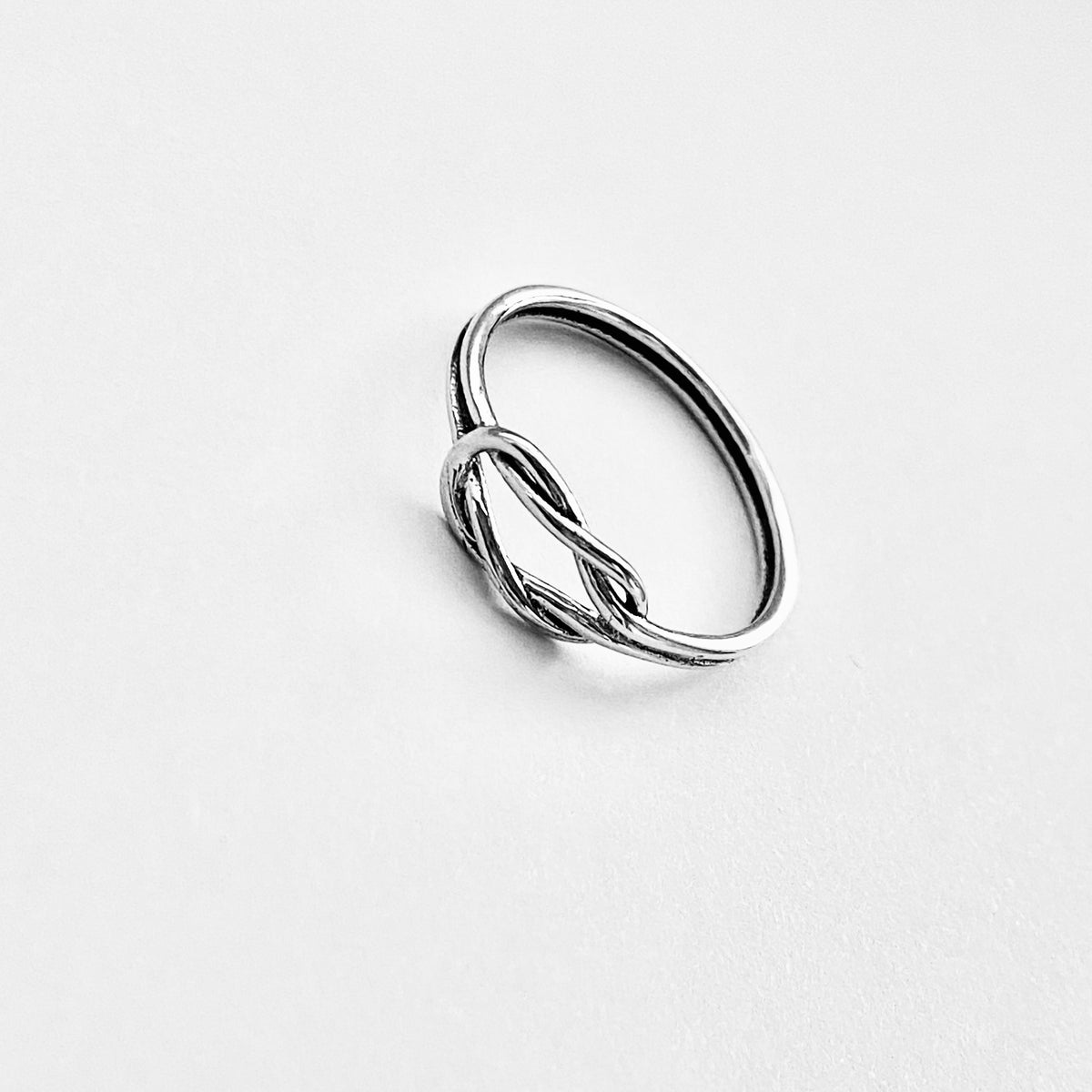 925 Sterling Silver Dainty Interlocking Loop Knot Ring with Connected Split Band
