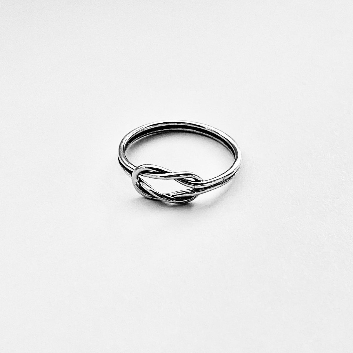 925 Sterling Silver Dainty Interlocking Loop Knot Ring with Connected Split Band