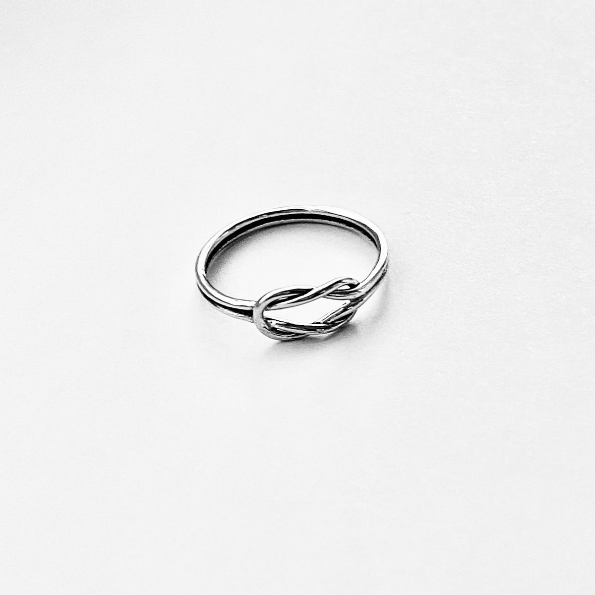 925 Sterling Silver Dainty Interlocking Loop Knot Ring with Connected Split Band