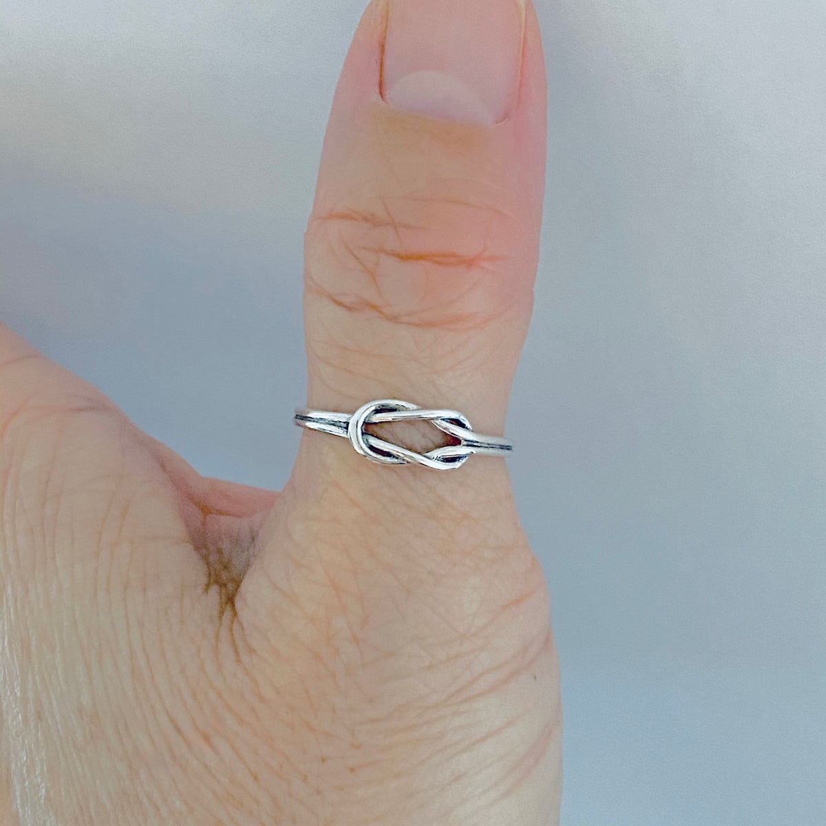 925 Sterling Silver Dainty Interlocking Loop Knot Ring with Connected Split Band