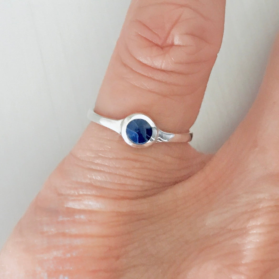 Sterling Silver Small Synthetic Sodalite Toe Ring – Dainty Minimalist Stone Rings
