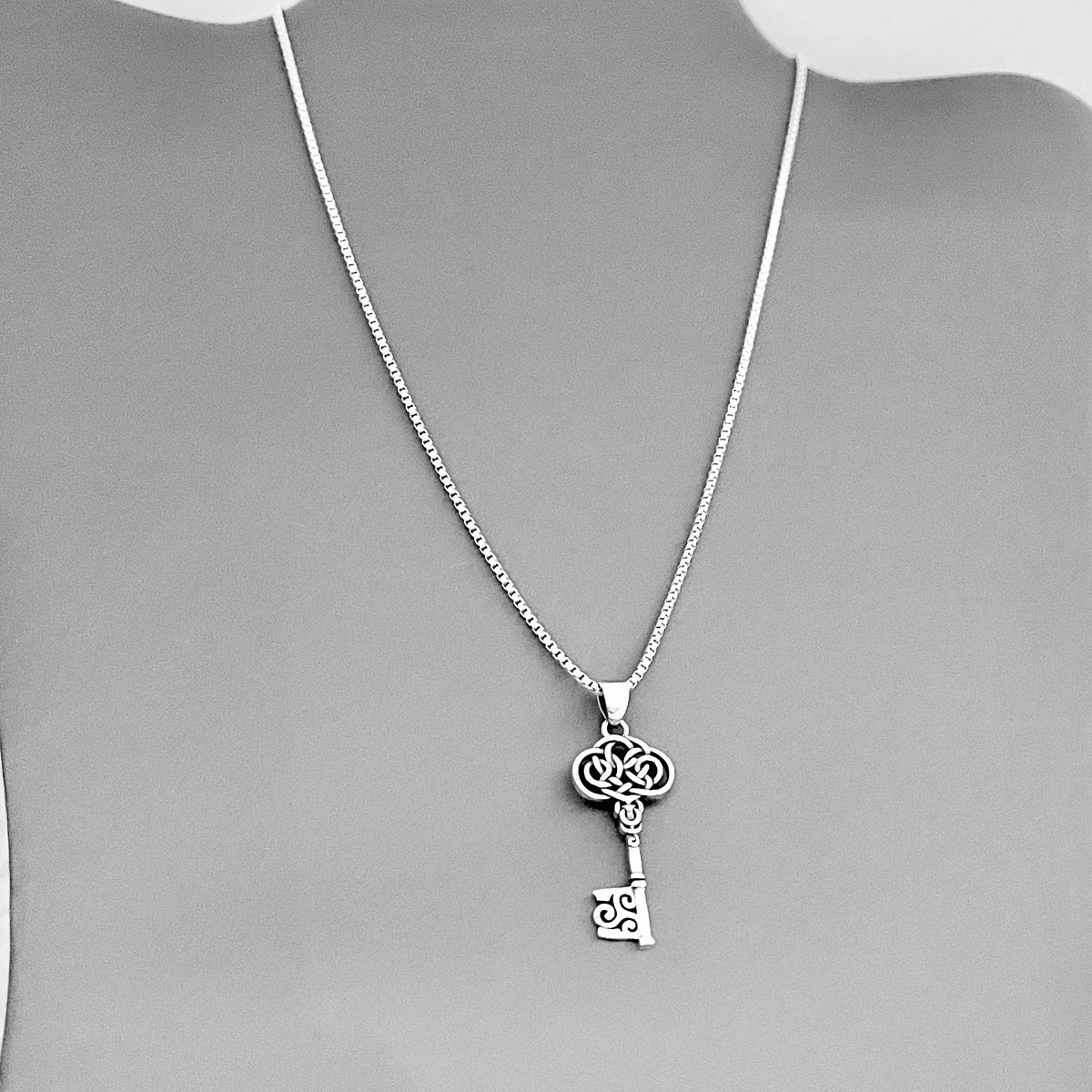 925 Sterling Silver Celtic Triskele Key Necklace | Trinity Love Knot Silver Chain