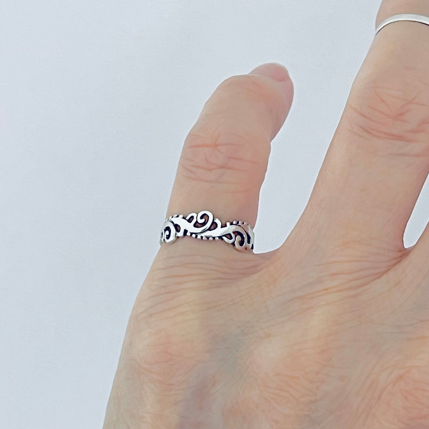 925 Sterling Silver Dainty Swirl Band Toe Ring | Swirly Midi Pinky Silver Rings