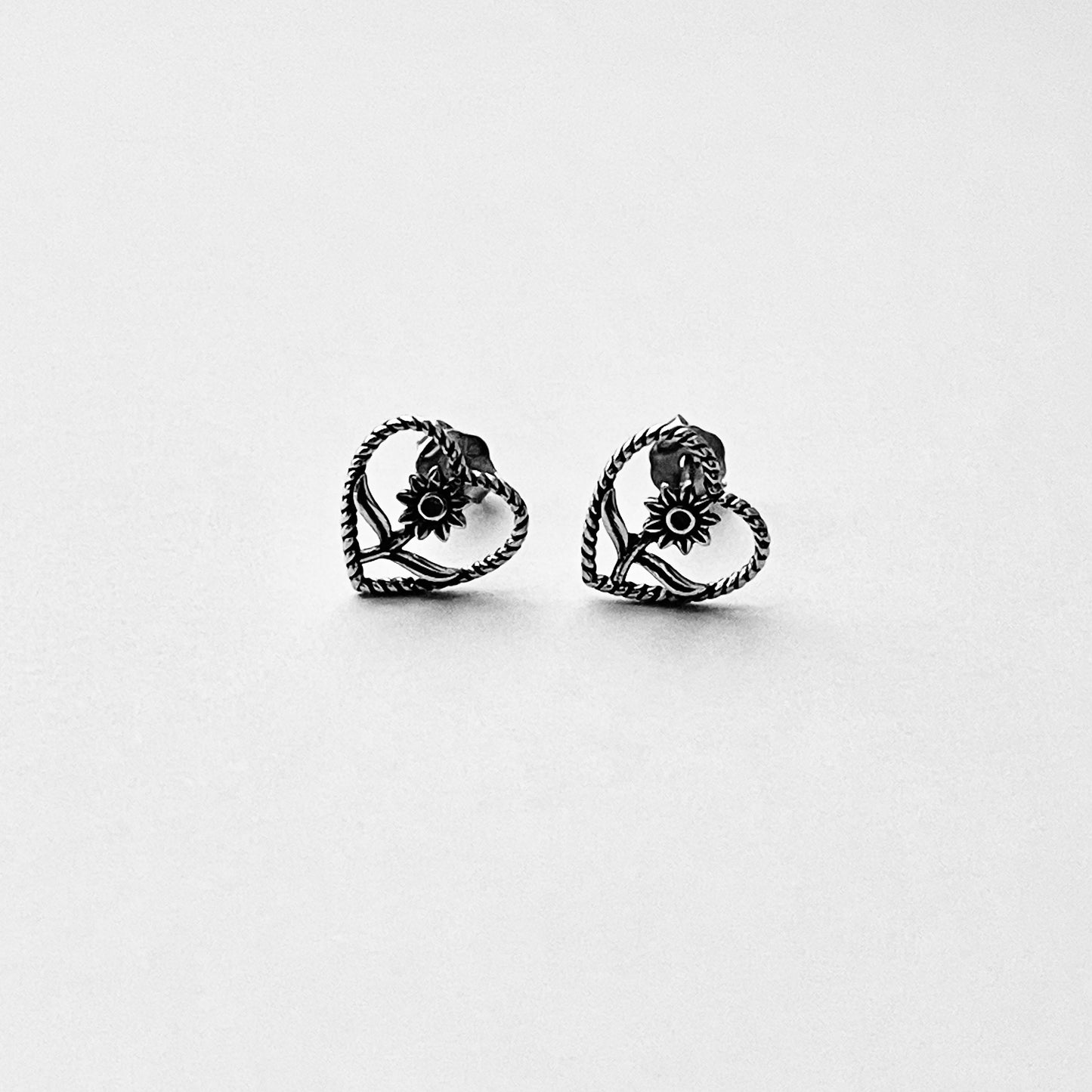 925 Sterling Silver Rope Heart Daisy Stud Earrings | Flower & Love Heart Silver Earrings