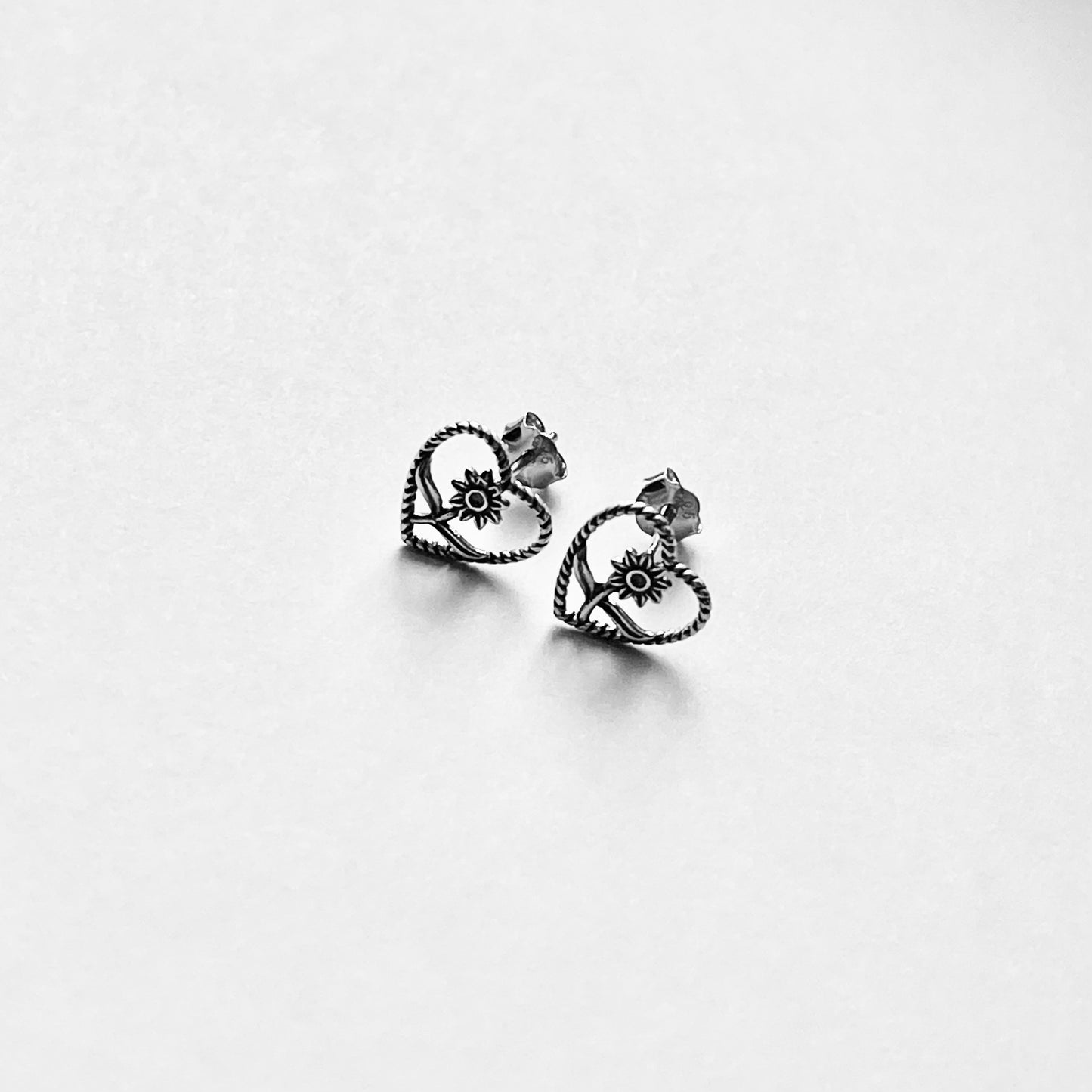 925 Sterling Silver Rope Heart Daisy Stud Earrings | Flower & Love Heart Silver Earrings