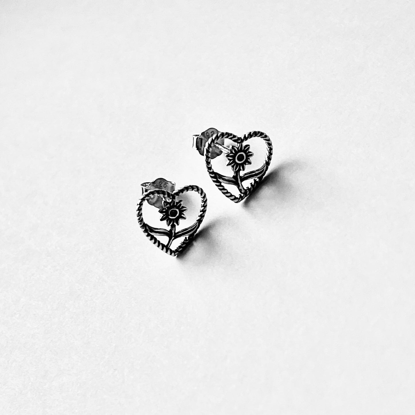 925 Sterling Silver Rope Heart Daisy Stud Earrings | Flower & Love Heart Silver Earrings