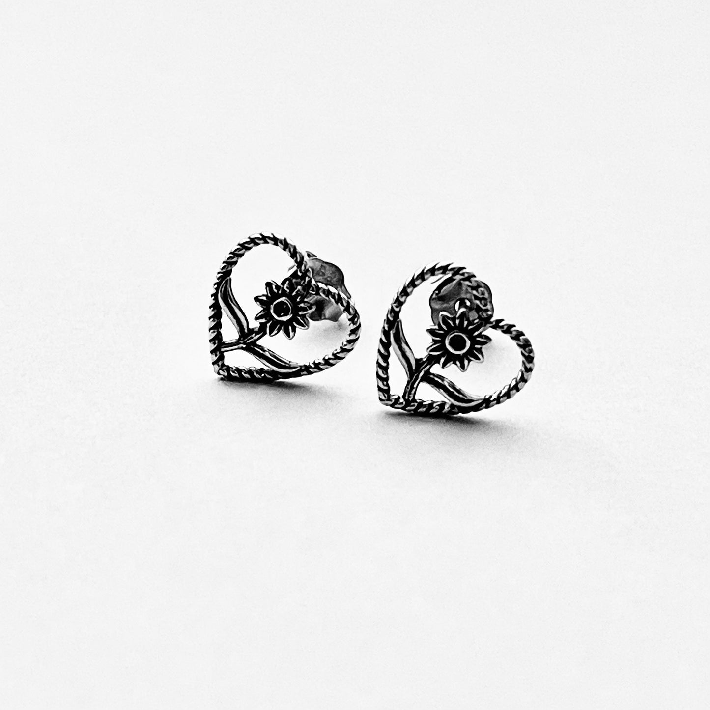 925 Sterling Silver Rope Heart Daisy Stud Earrings | Flower & Love Heart Silver Earrings