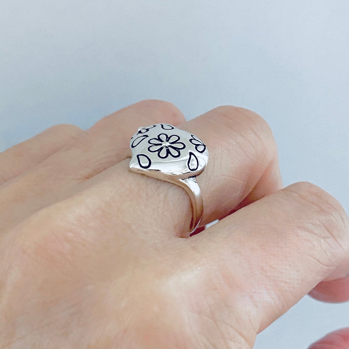 925 Sterling Silver Daisy Puff Heart Ring | Floral & Love Jewelry
