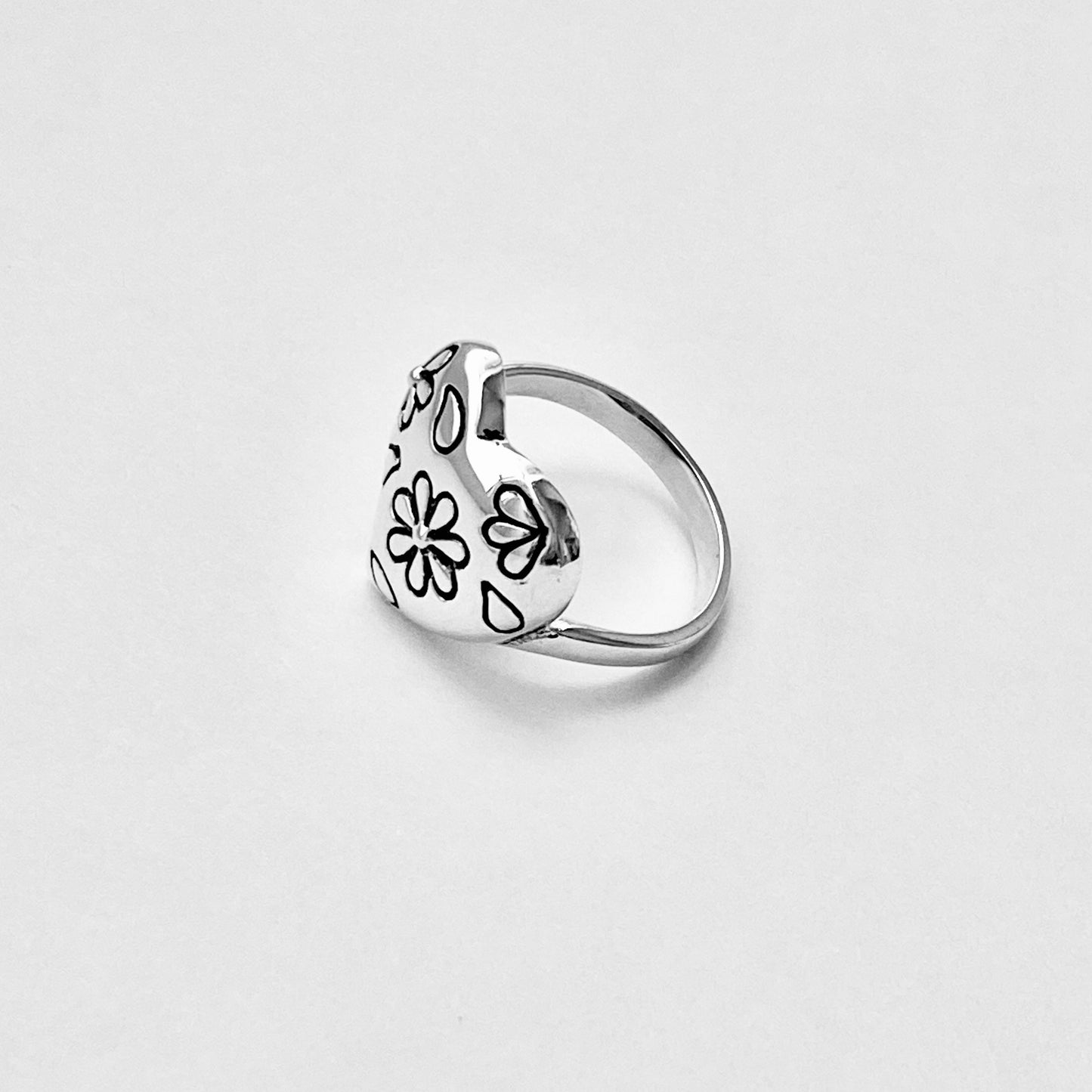 925 Sterling Silver Daisy Puff Heart Ring | Floral & Love Jewelry